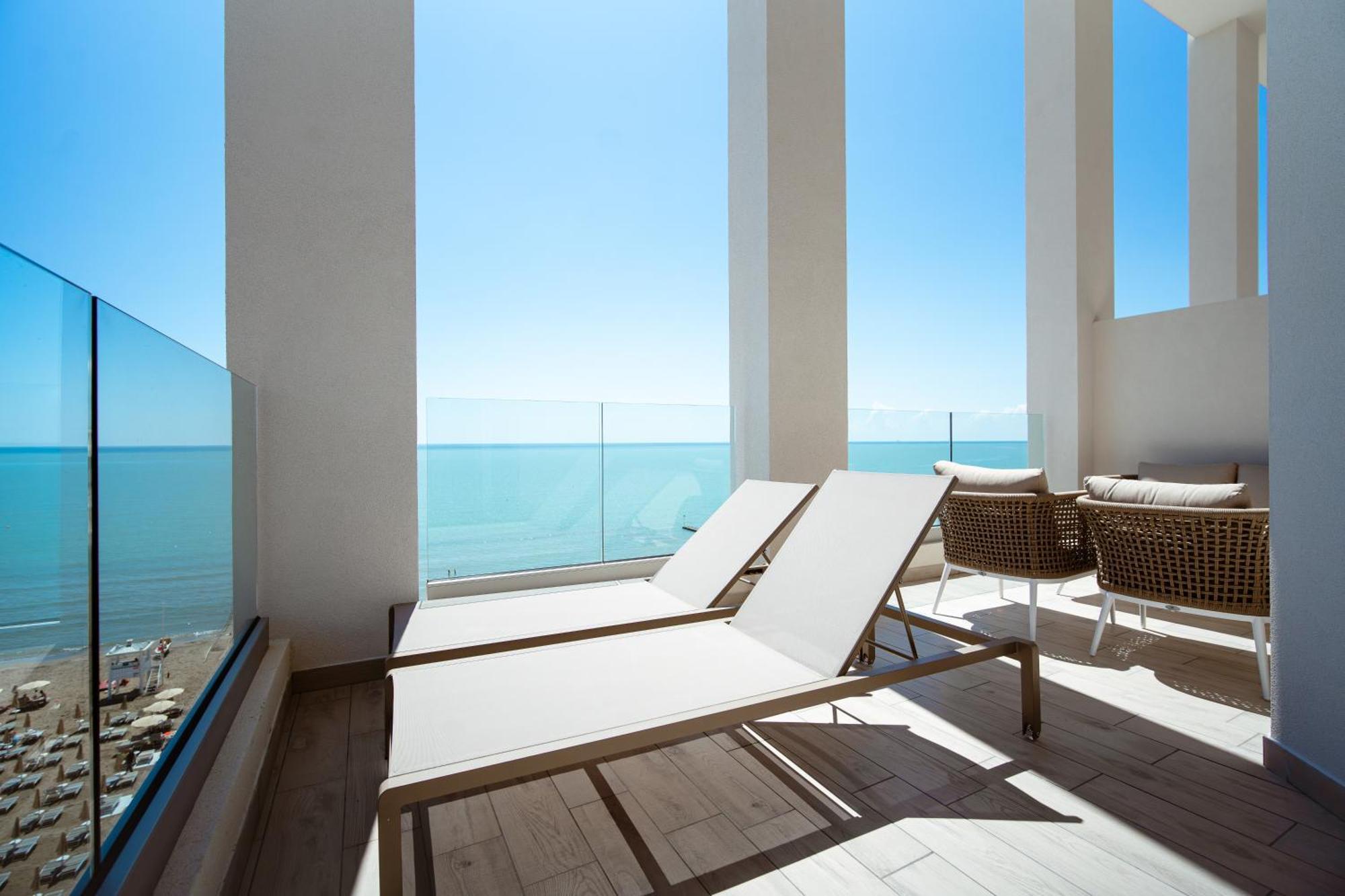 Hotel Cavalieri Palace & Suites Lido di Jesolo Luaran gambar